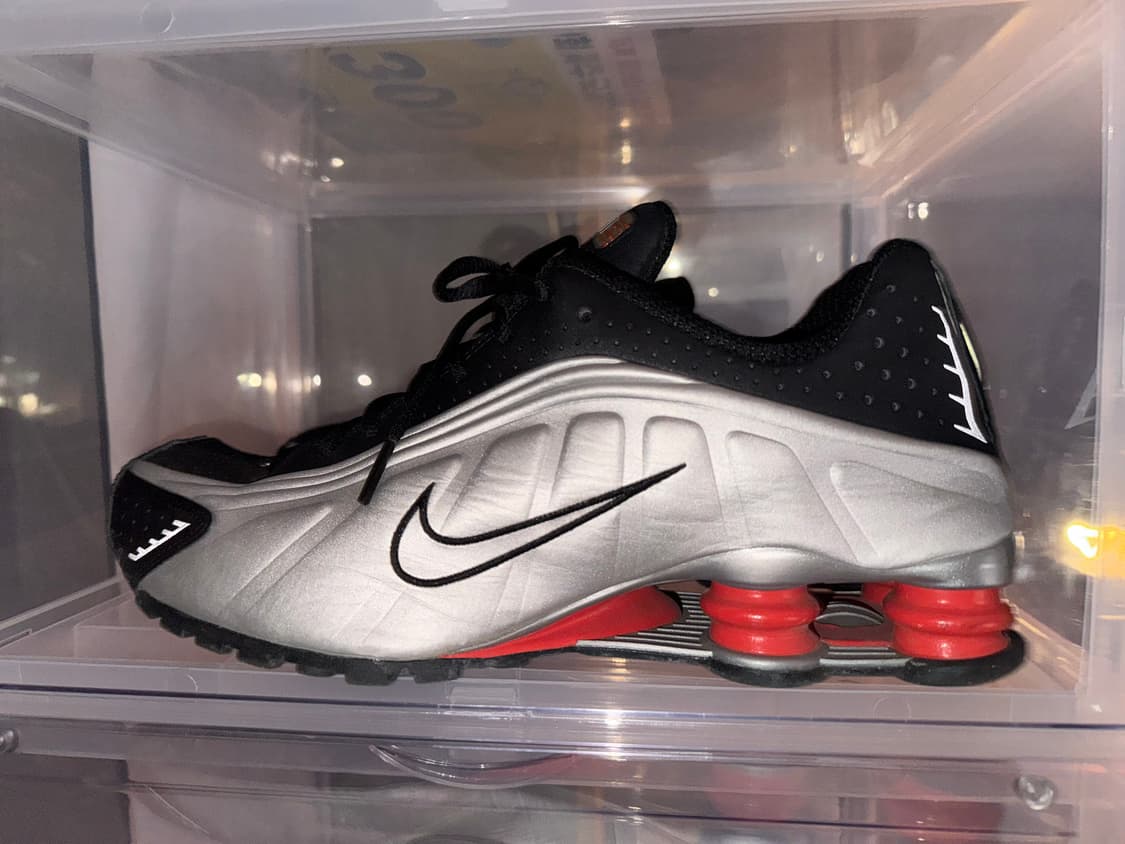 나이키 샥스 R4 메탈릭 실버 레드 280 상품이미지1