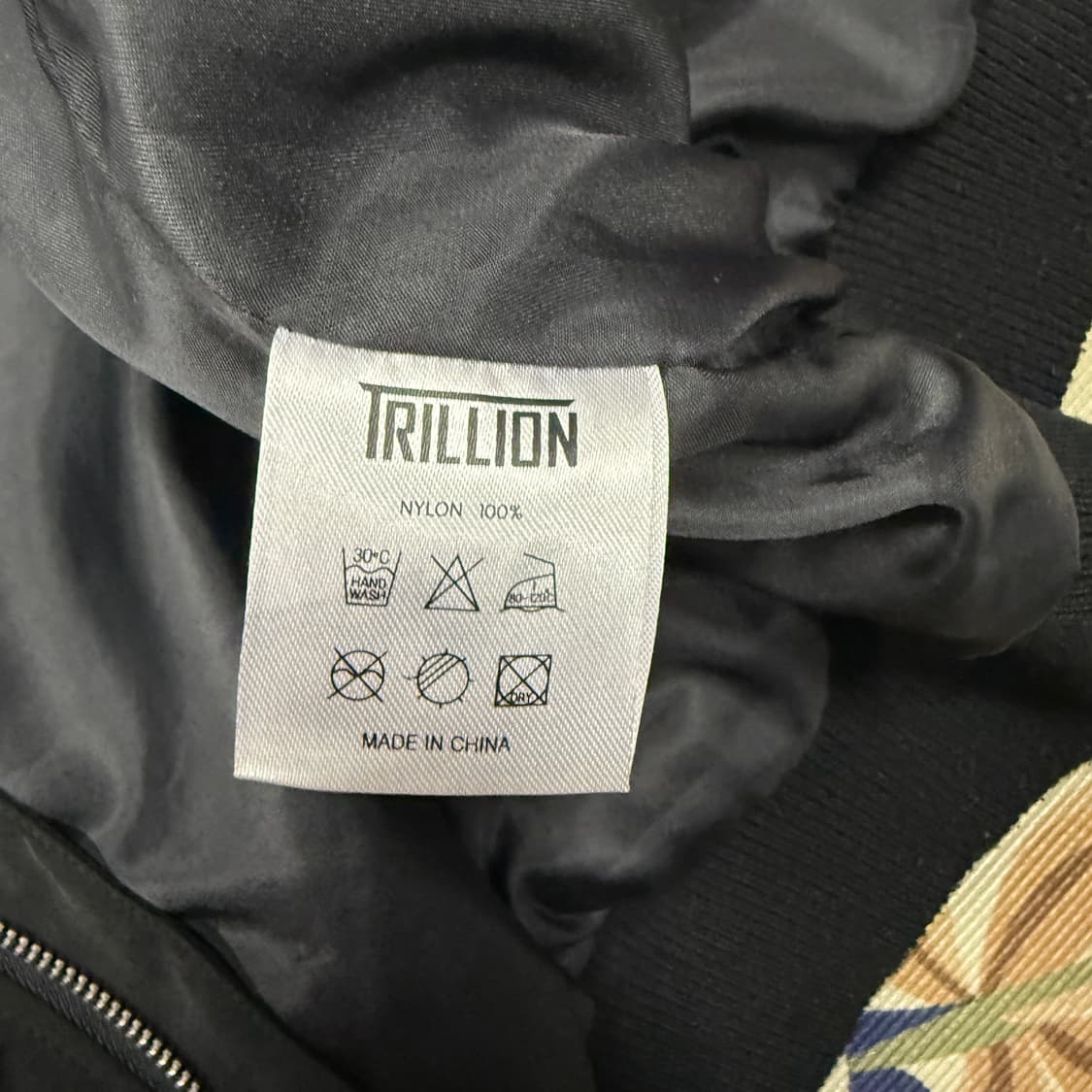 (L)트릴리온 TRILLION 지퍼 포인트 자켓(블랙,2WAY지퍼) 상품이미지4