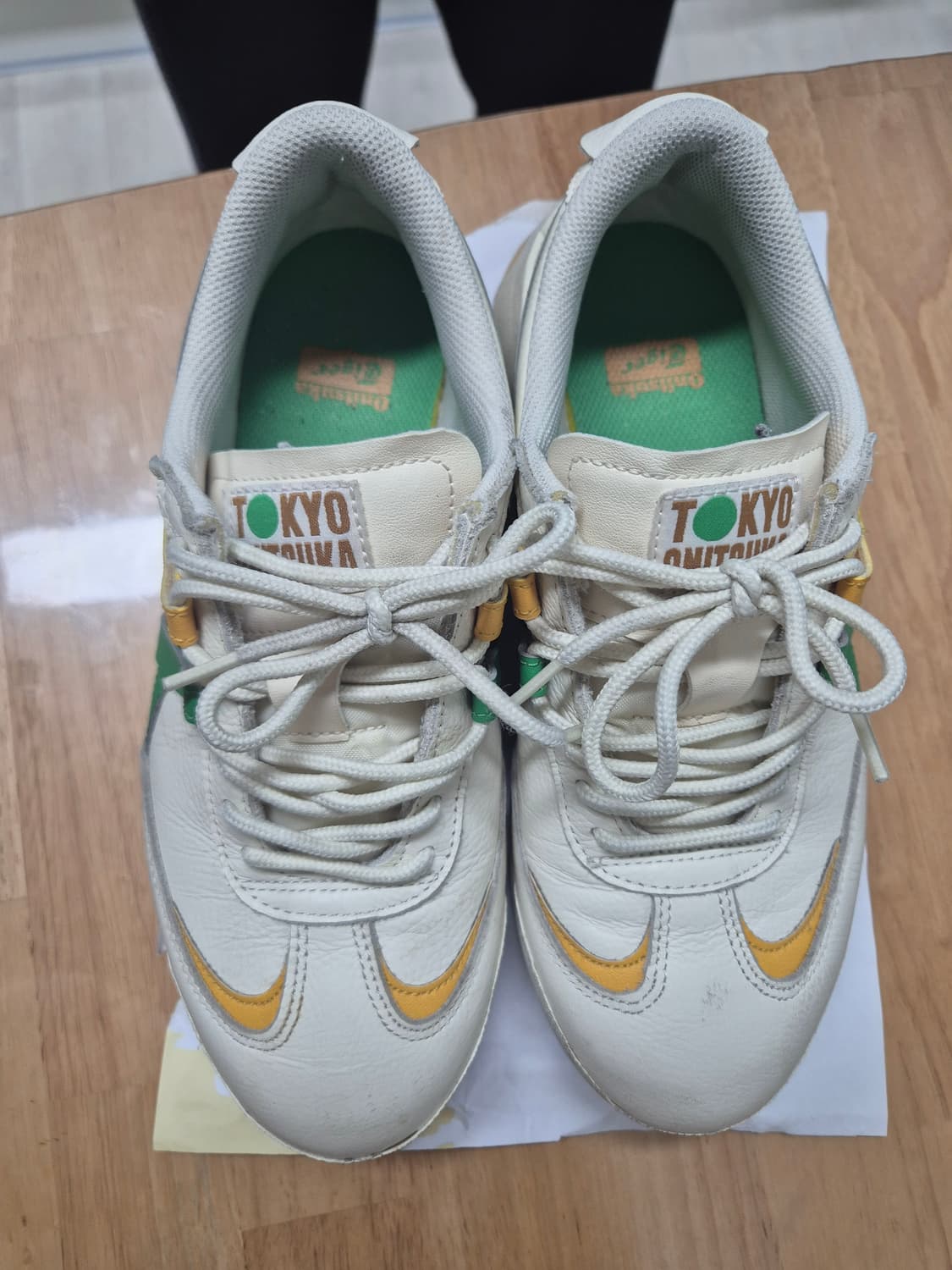 오니츠카타이거 240 운동화 상품이미지1