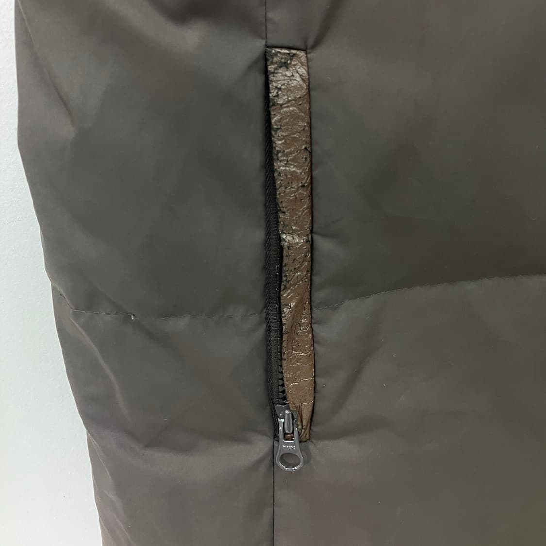 버버리 브라운 퀄팅 롱 다운 패딩 코트 상품이미지7