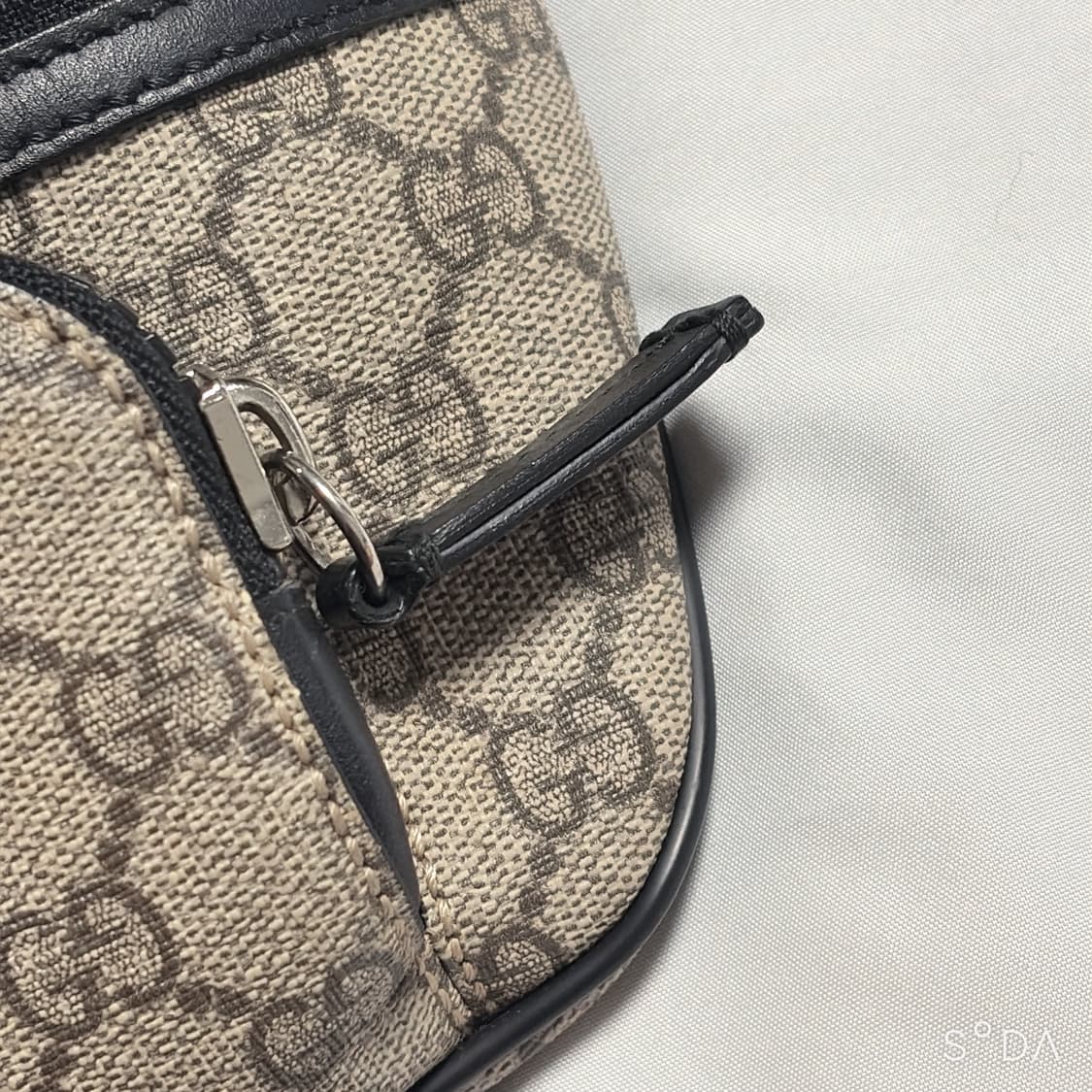 구찌 GG 수프림 캔버스 벨트백 상품이미지4