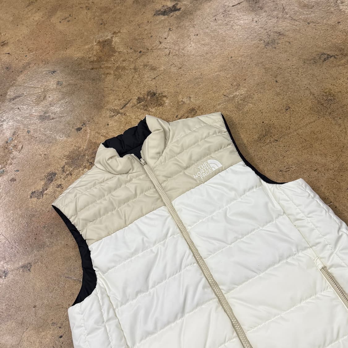 [정품/M] 노스페이스 양면 패딩 조끼 아이보리 베이지 블랙 b14 상품이미지1