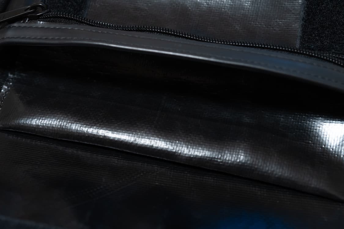 프라이탁 F40 Jamie 제이미 올블랙(블랙 포켓) 크로스백 슬링백 상품이미지4