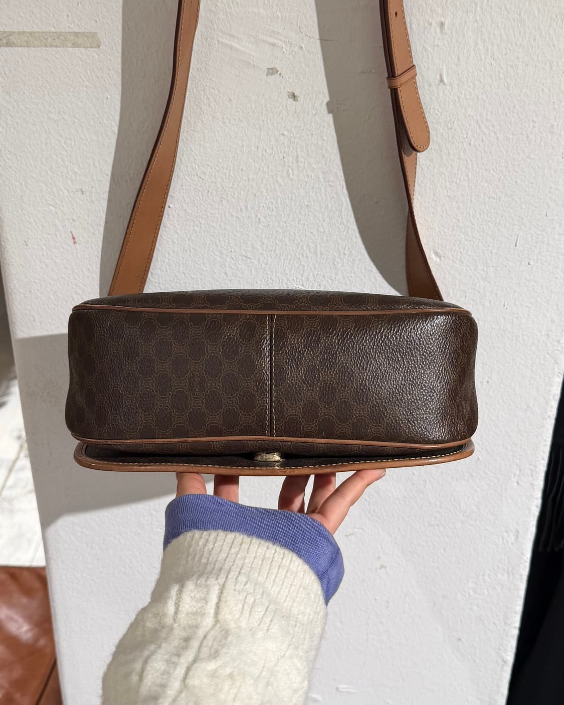 셀린느 브라운 마카담 크로스백 상품이미지6