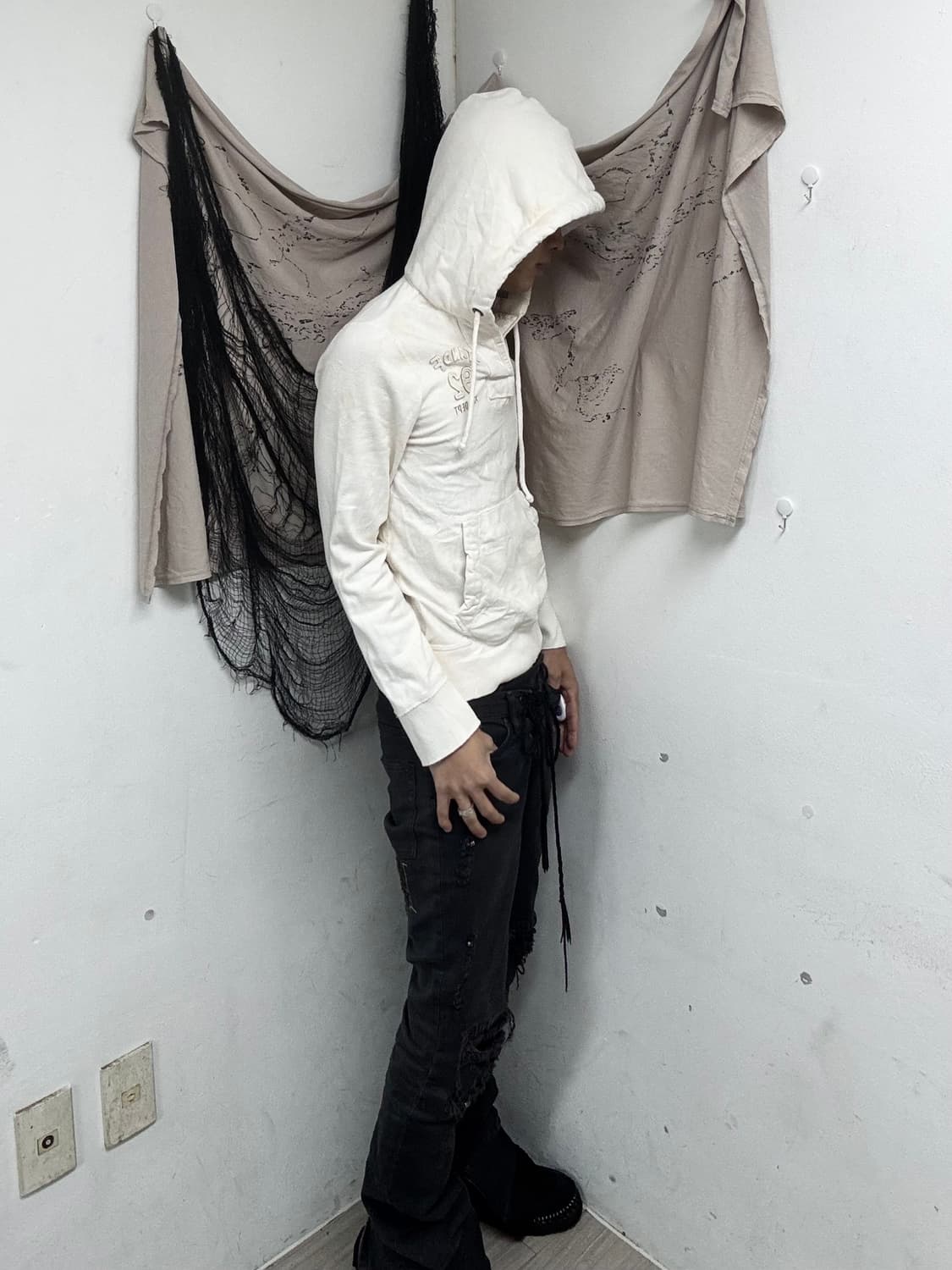 [Abercrombie&Fitch]Y2K Mood White Hoodie 상품이미지3