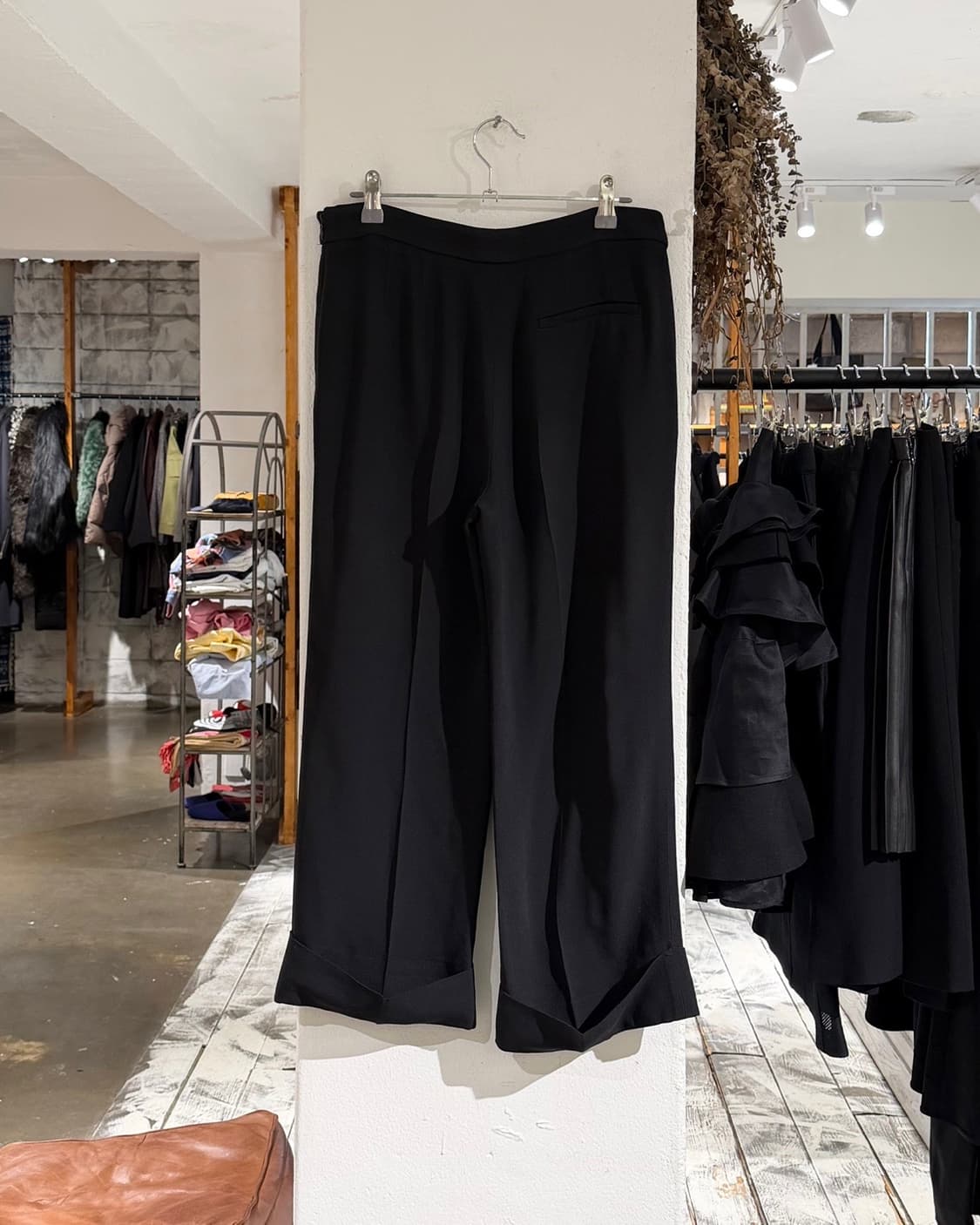 미우미우 블랙 와이드 커프스 팬츠 상품이미지6