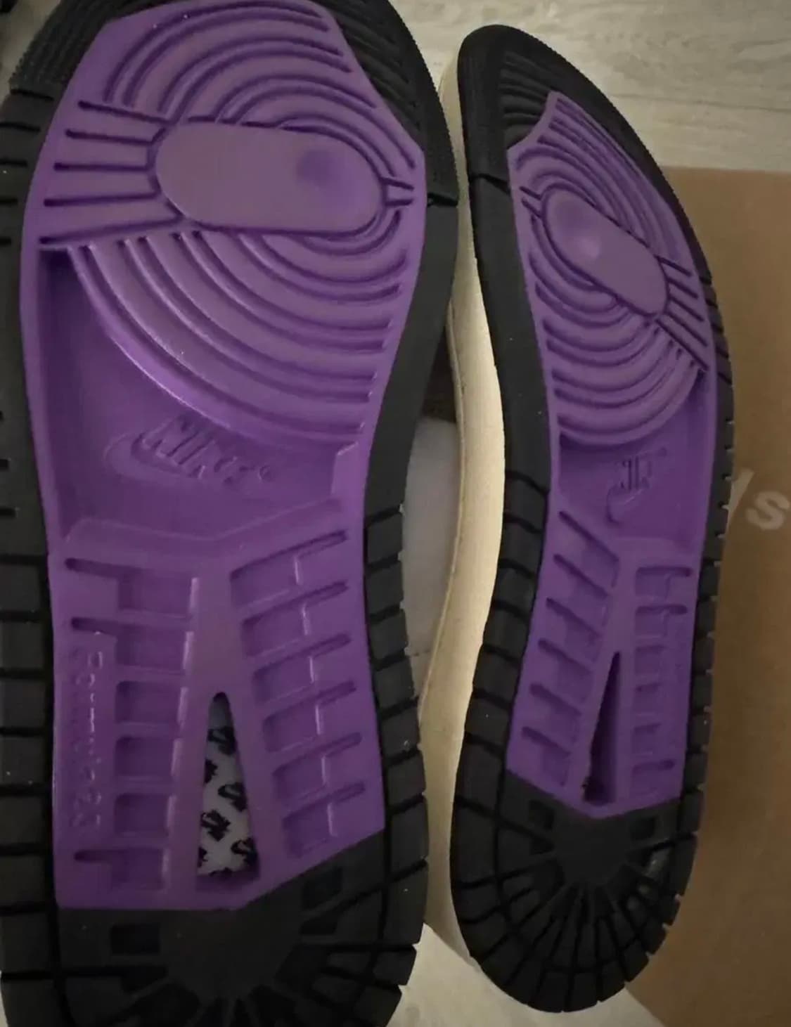 나이키 에어 조던1 줌 에어 컴포트2 280사이즈 상품이미지3