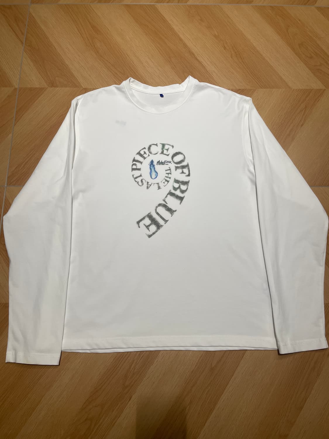 아더에러 9주년 긴팔티셔츠 화이트 상품이미지1