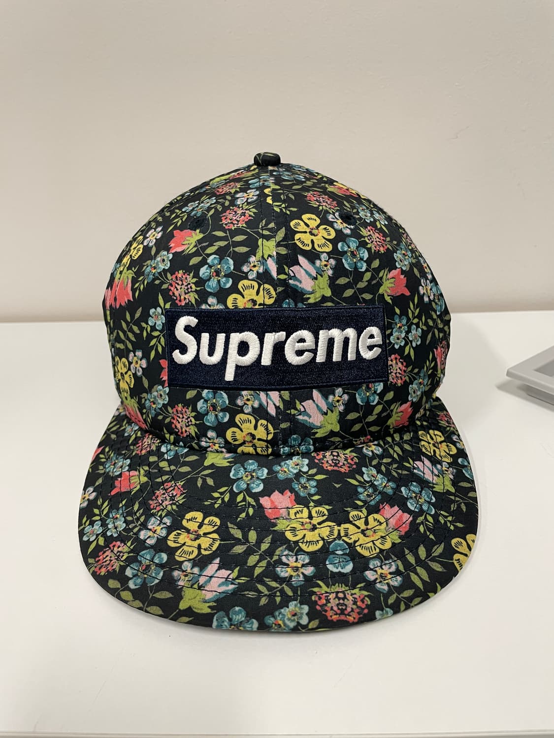 뉴에라x슈프림 플라워 스냅백 상품이미지1