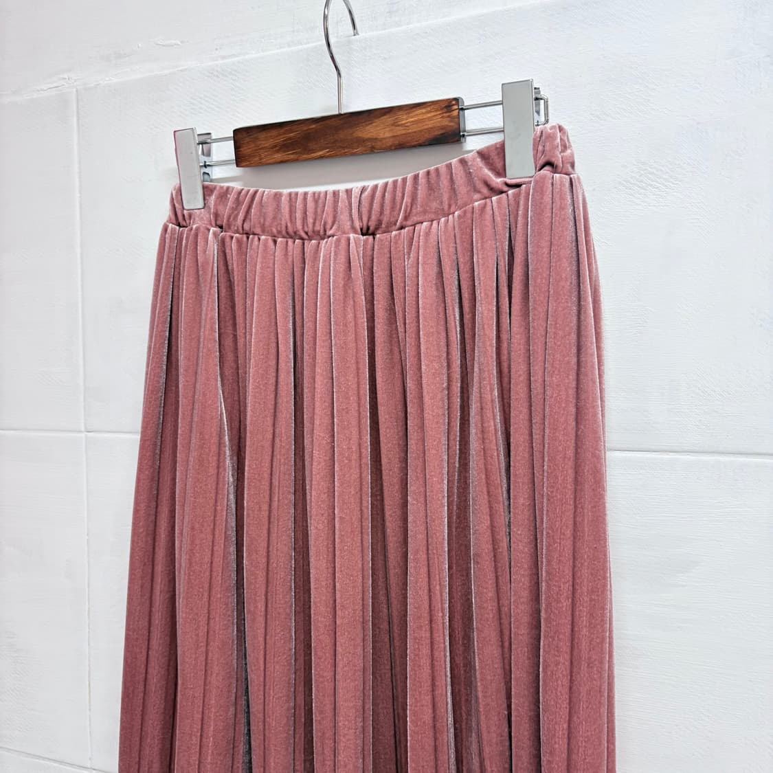 인디핑크 플리츠 벨벳 롱 스커트  상품이미지2