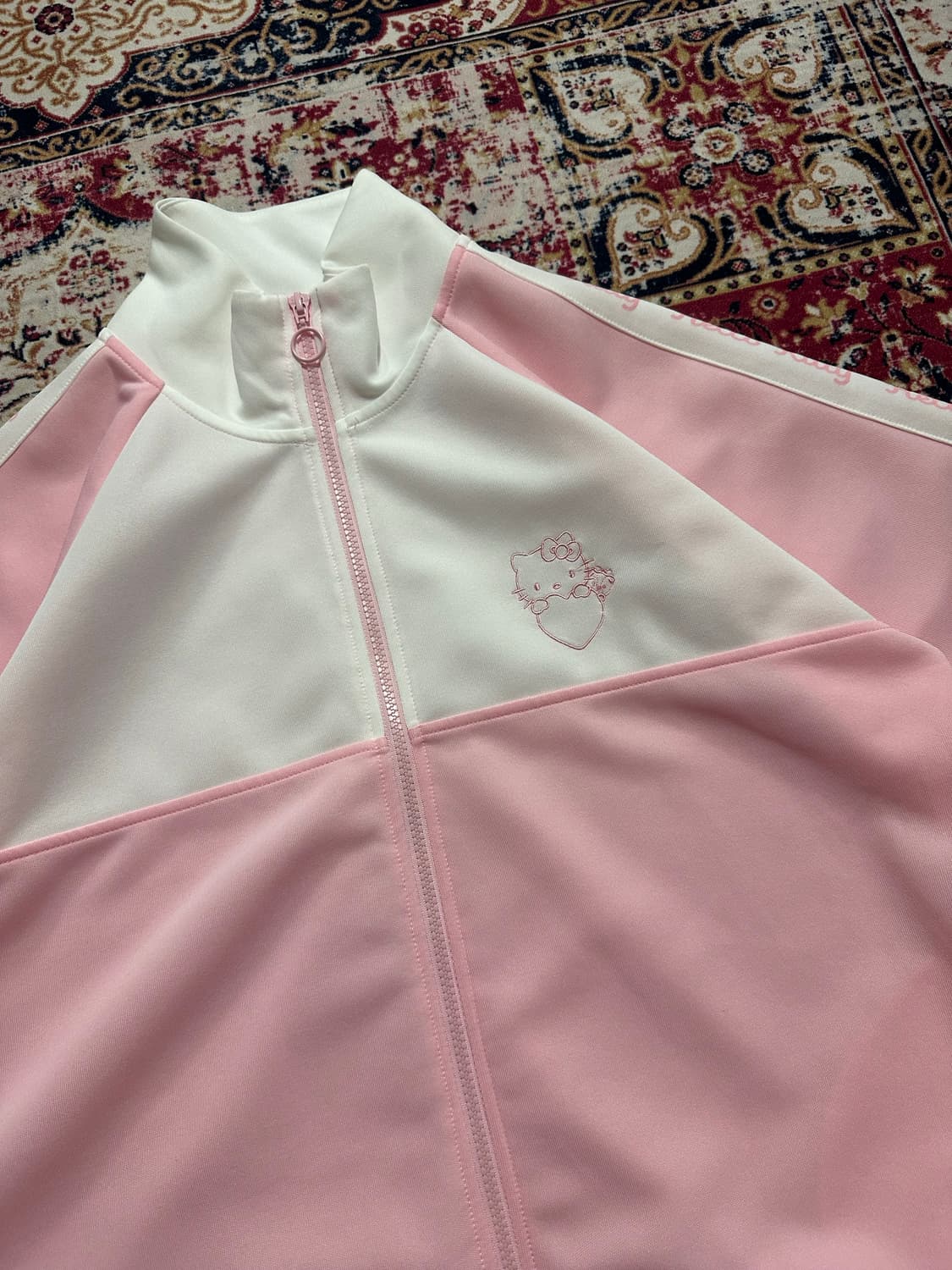 헬로키티 반팔 집업 상품이미지2