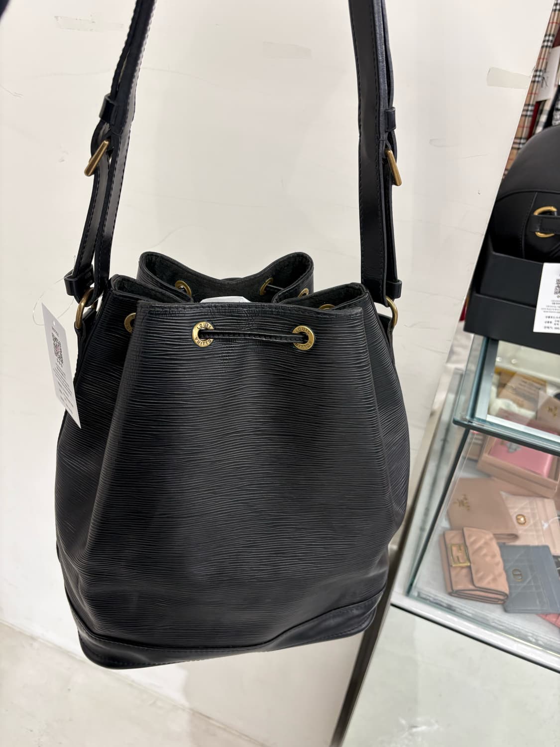 루이비통 에삐 노에 버킷백 상품이미지7