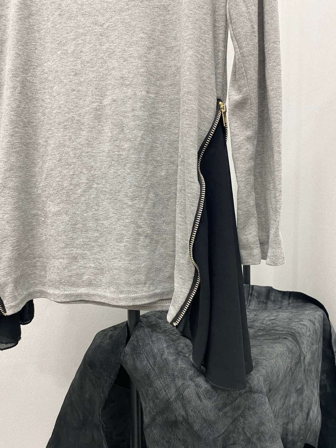 Side Zipper Chiffon Layered Long Top 상품이미지7