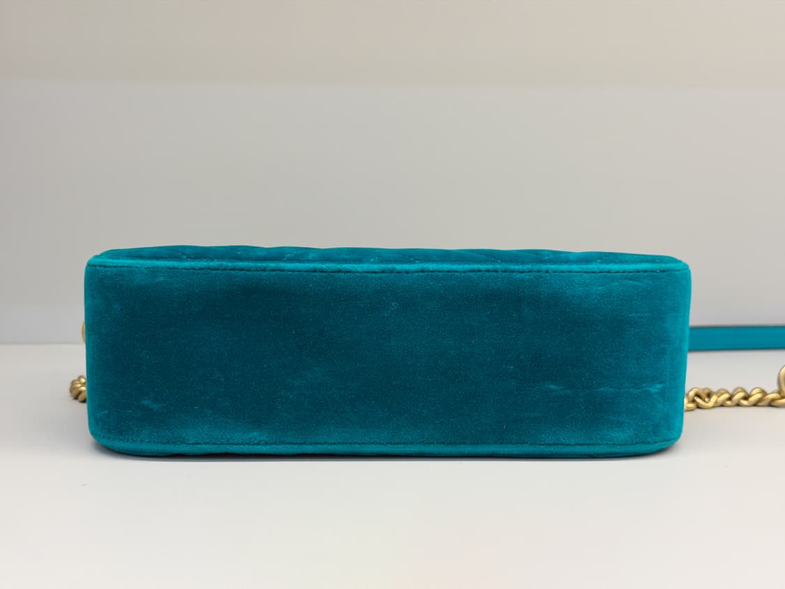 구찌 벨벳 마틀라세 GG 마몽 스몰 크로스백 상품이미지7