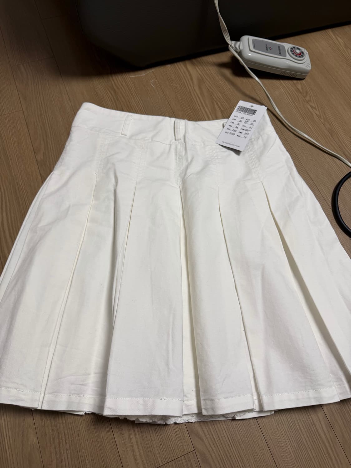 브랜디멜빌 흰색 스커트 상품이미지1