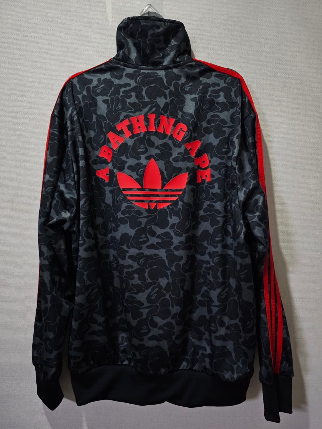 상태최상 아디다스 x 베이프 올오버 트랙탑 져지 105 / XL 상품이미지3