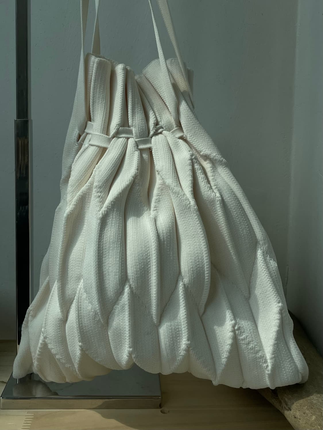 Issey Miyake Plantation Pleated Bag 상품이미지5