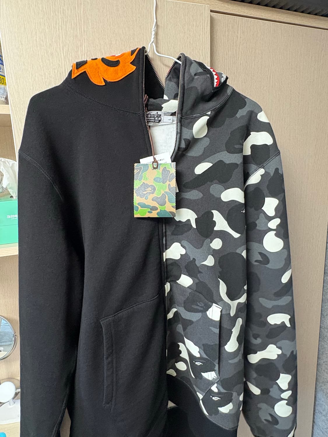 베이프 샤크후드 L 상품이미지1