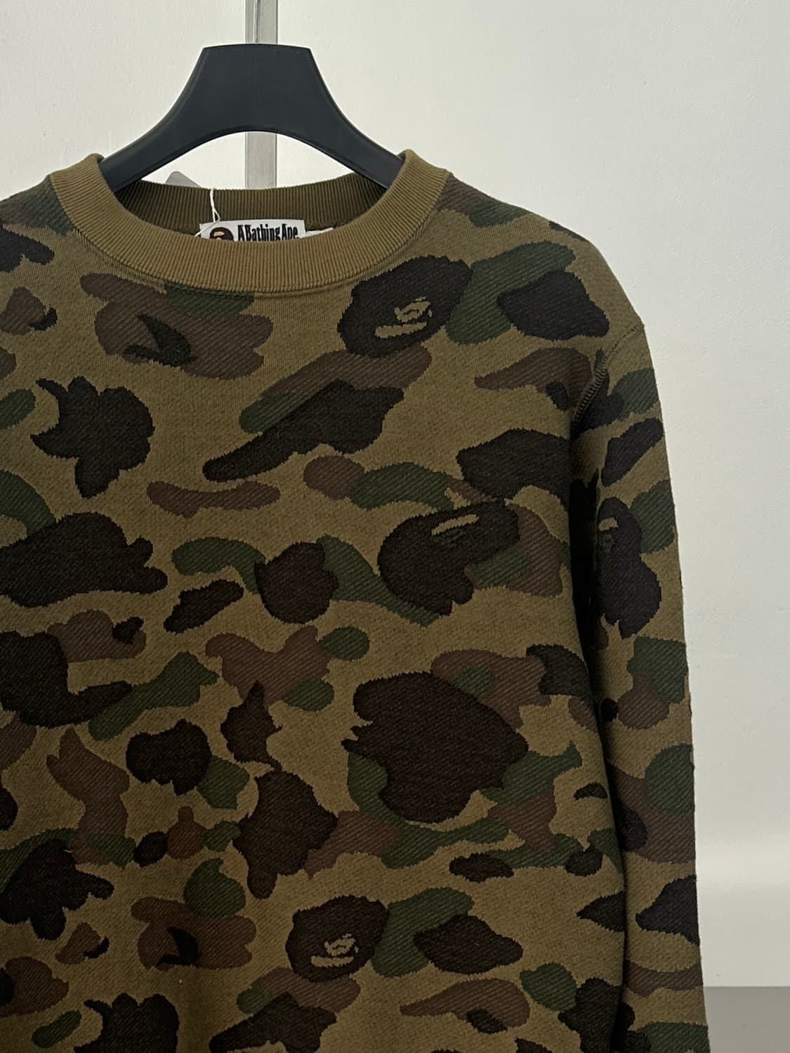 베이프 퍼스트카모 레더 사루 패치 맨투맨  상품이미지2