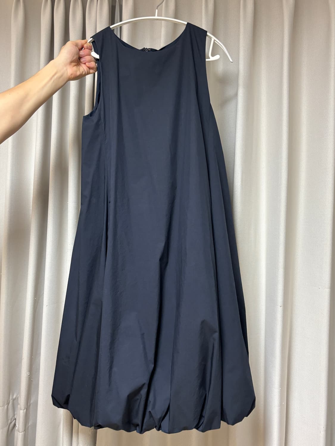 아모멘토 벌룬 원피스 네이비 상품이미지3