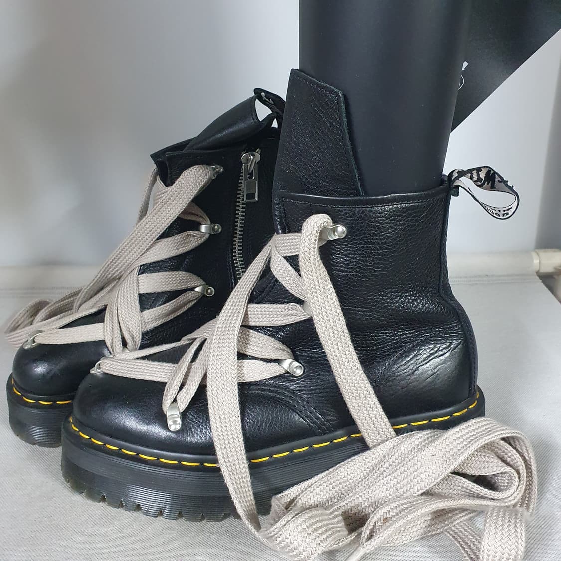 닥터마틴 X 릭 오웬스 1460 펜타그램 점보 레이스 부츠 상품이미지2
