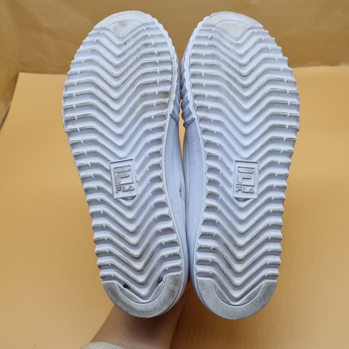 휠라 클래식 킥스 스니커즈 240 상품이미지3