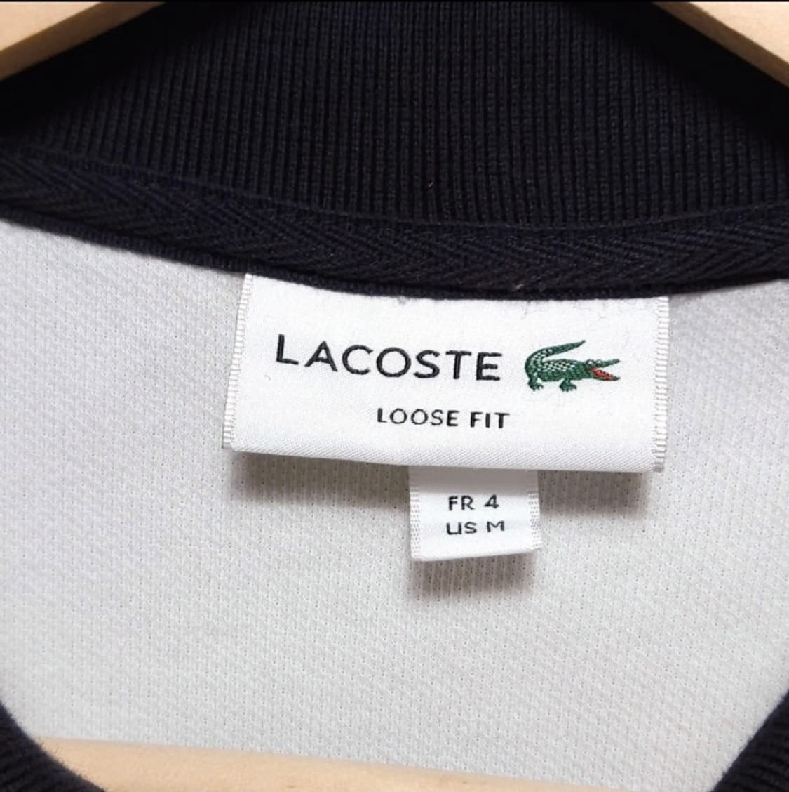 100 LACOSTE 라코스테 화이트 블랙배색 반팔 카라티 상품이미지4