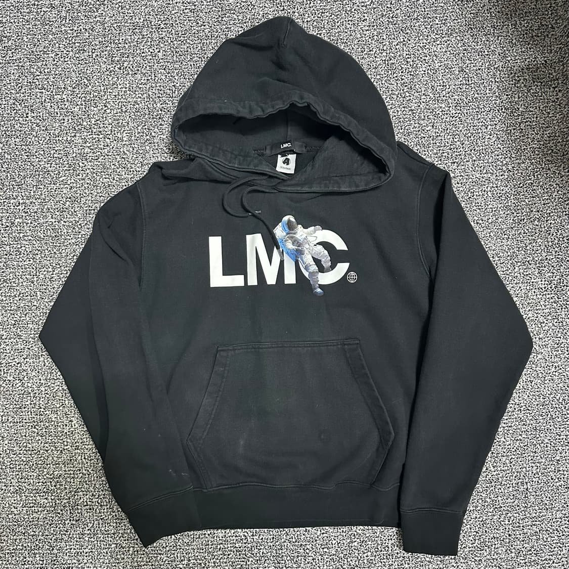 (L추천) LMC 블랙 스페이스 그래픽 우주인 후드티 상품이미지1