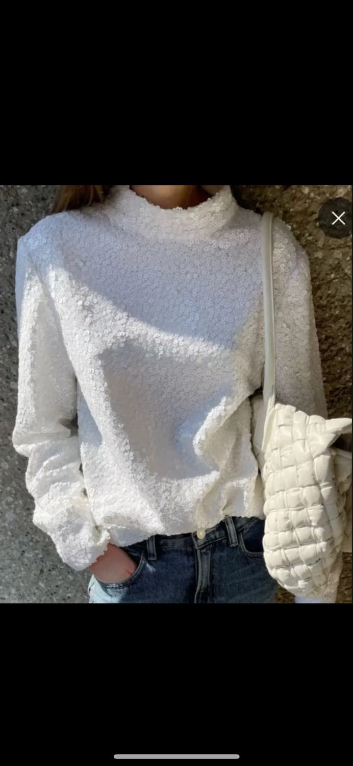 오르 시퀸 하이넥 블라우스 상품이미지1