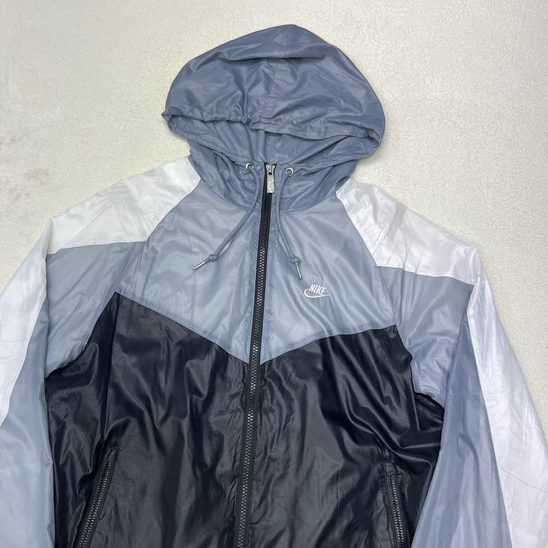 Nike gray windrunner jacket  상품이미지5