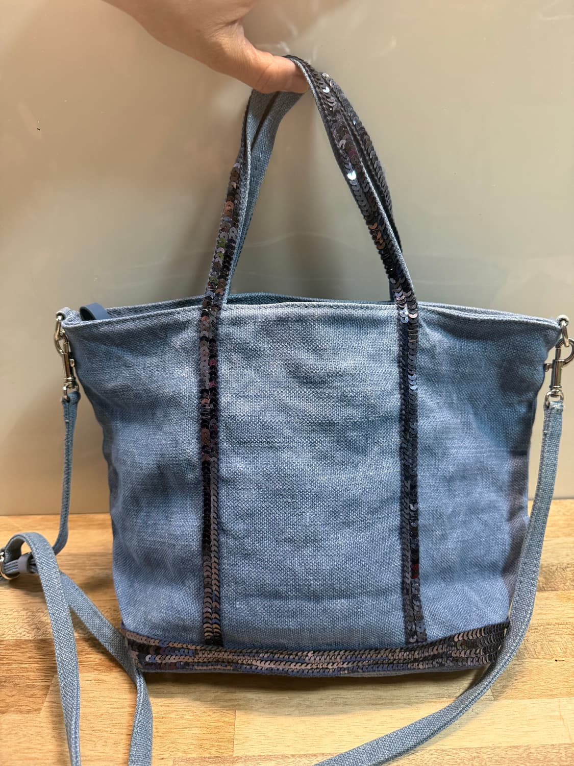 바네사브루노 린넨 페일블루 스팽글 쁘띠 카바스백 S 상품이미지1