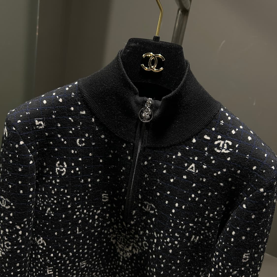 샤넬 레터링 CC 니트집업 상품이미지2