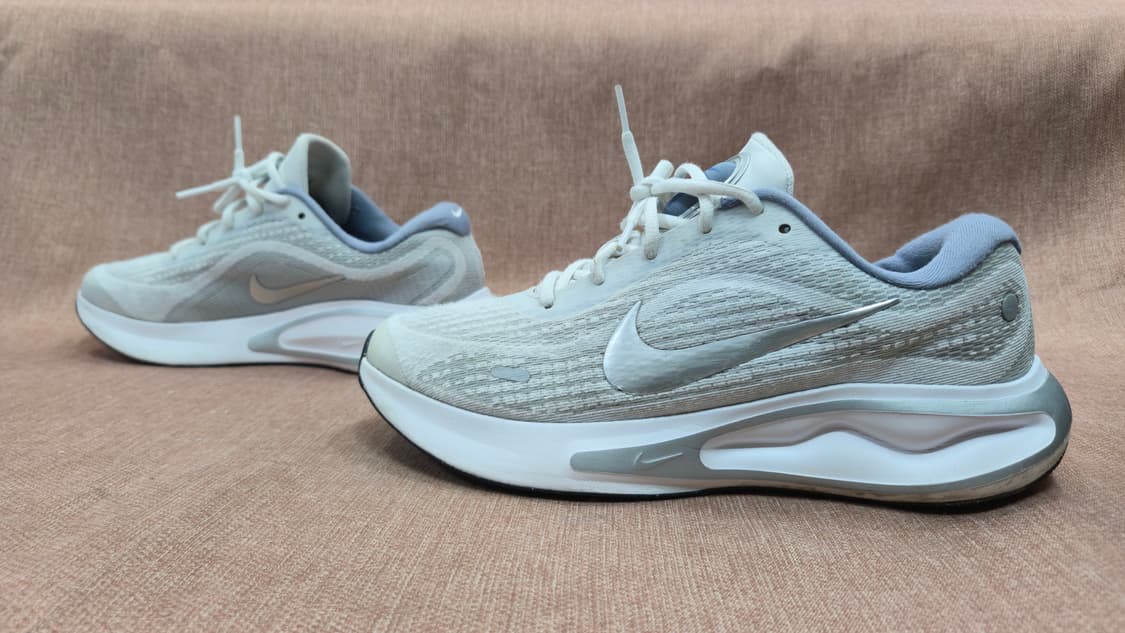 나이키 255mm-  저니 런 남성 런닝화 운동화 상품이미지4