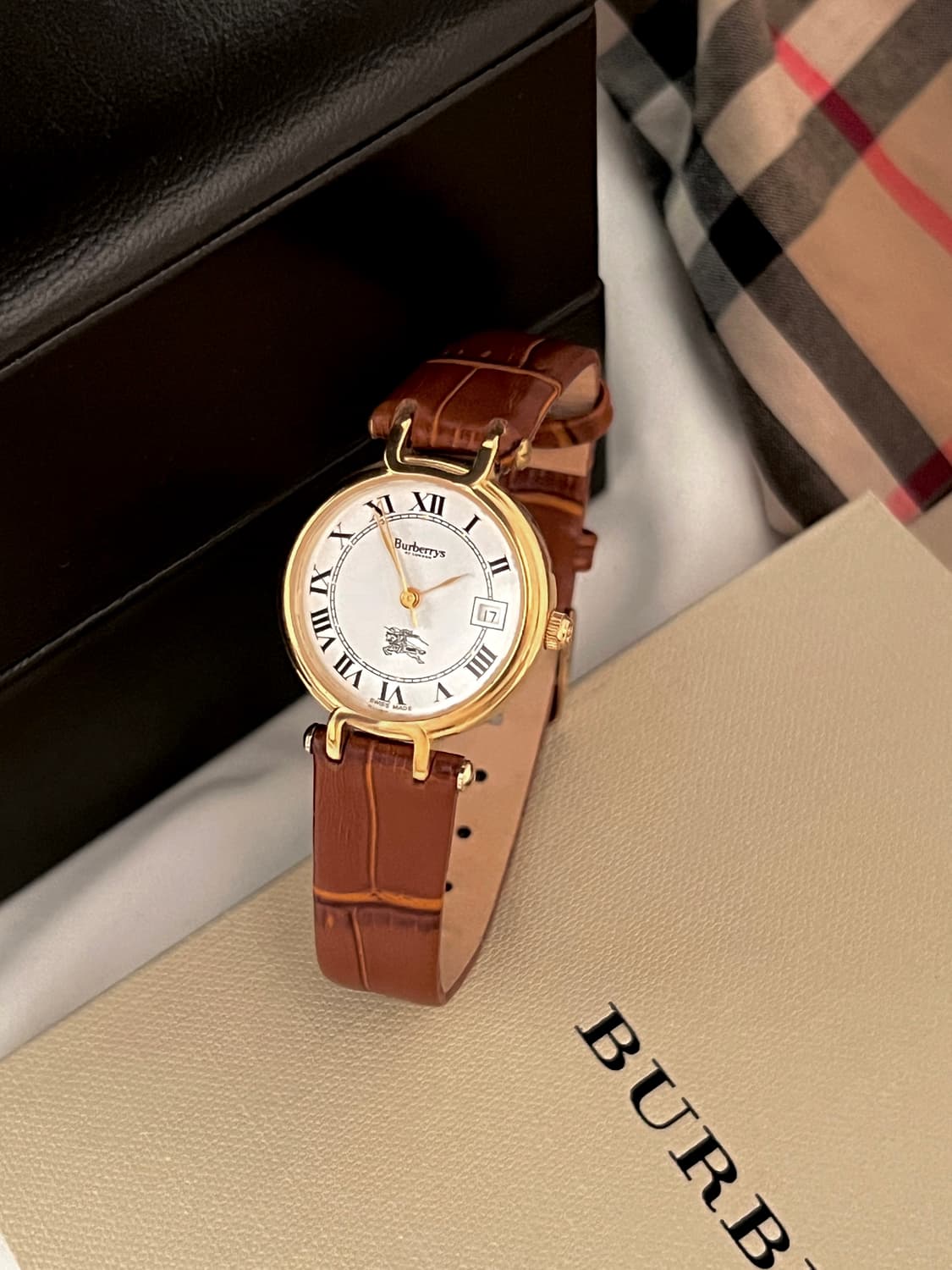 버버리 골드 라운드 여성시계 상품이미지9