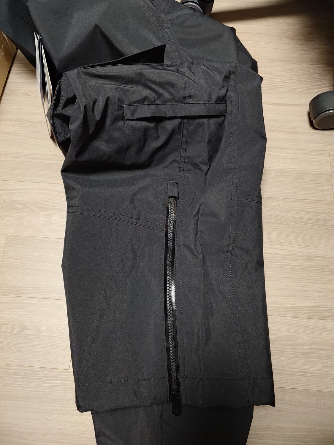 [52] 준지 23FW 고어텍스 콜라보 프론트 포켓 팬츠 상품이미지5