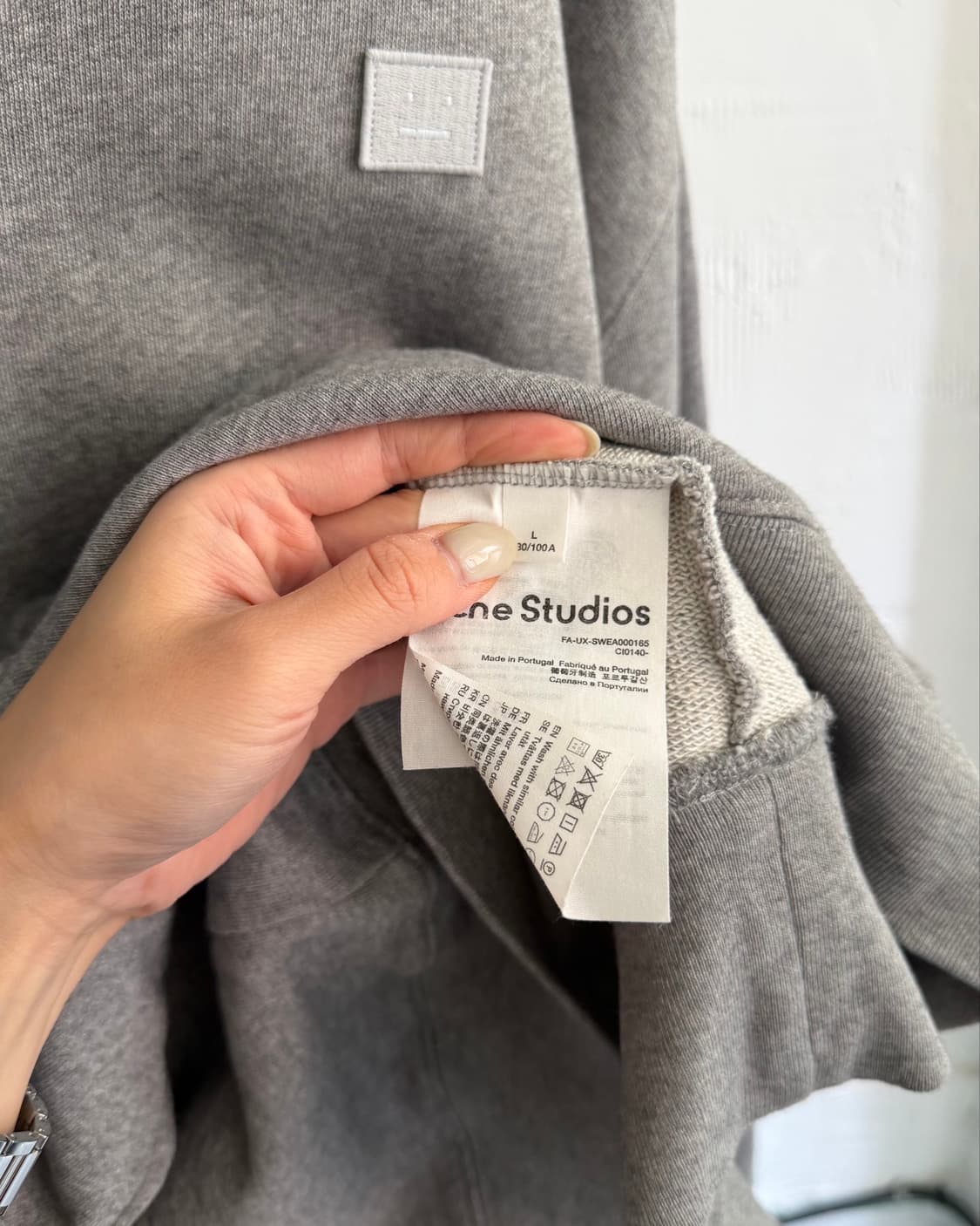 Acne Studios 아크네 스튜디오 페이스로고 그레이컬러 맨투맨 상품이미지7