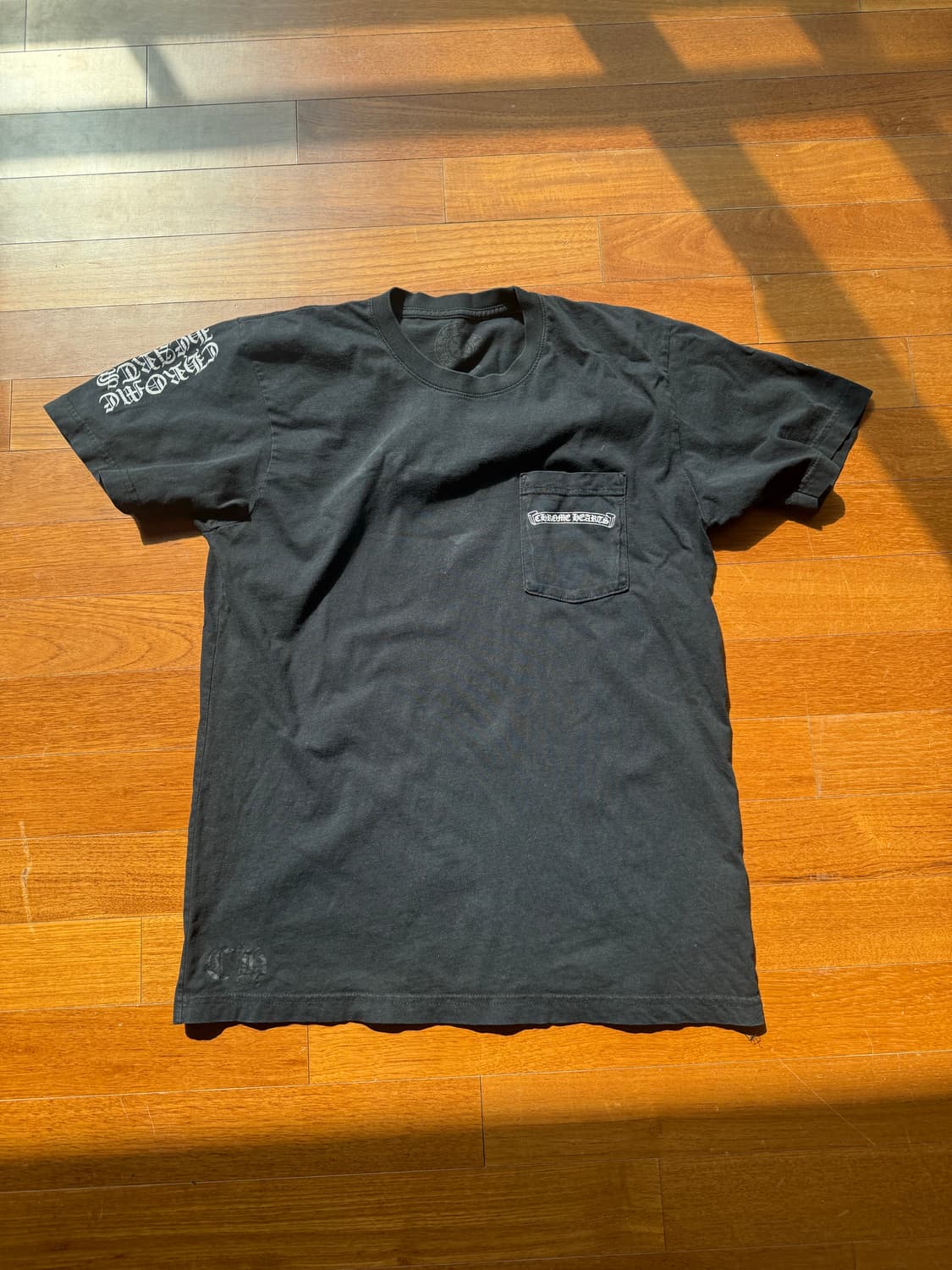 크롬하츠 한정판 세메터리 티셔츠 상품이미지1