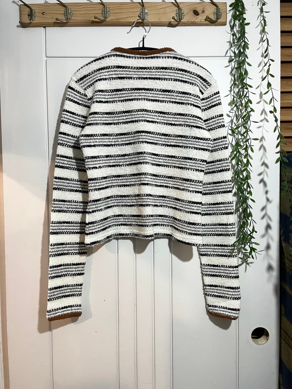 기준 스트라이프 유넥 니트 상품이미지3