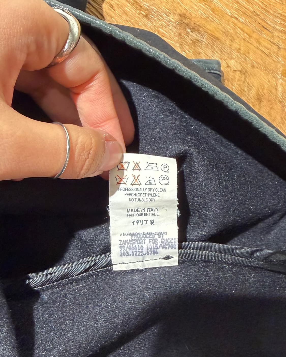 구찌 aw99 블랙 네오프렌 레더 트림 탱크탑 베스트  상품이미지9