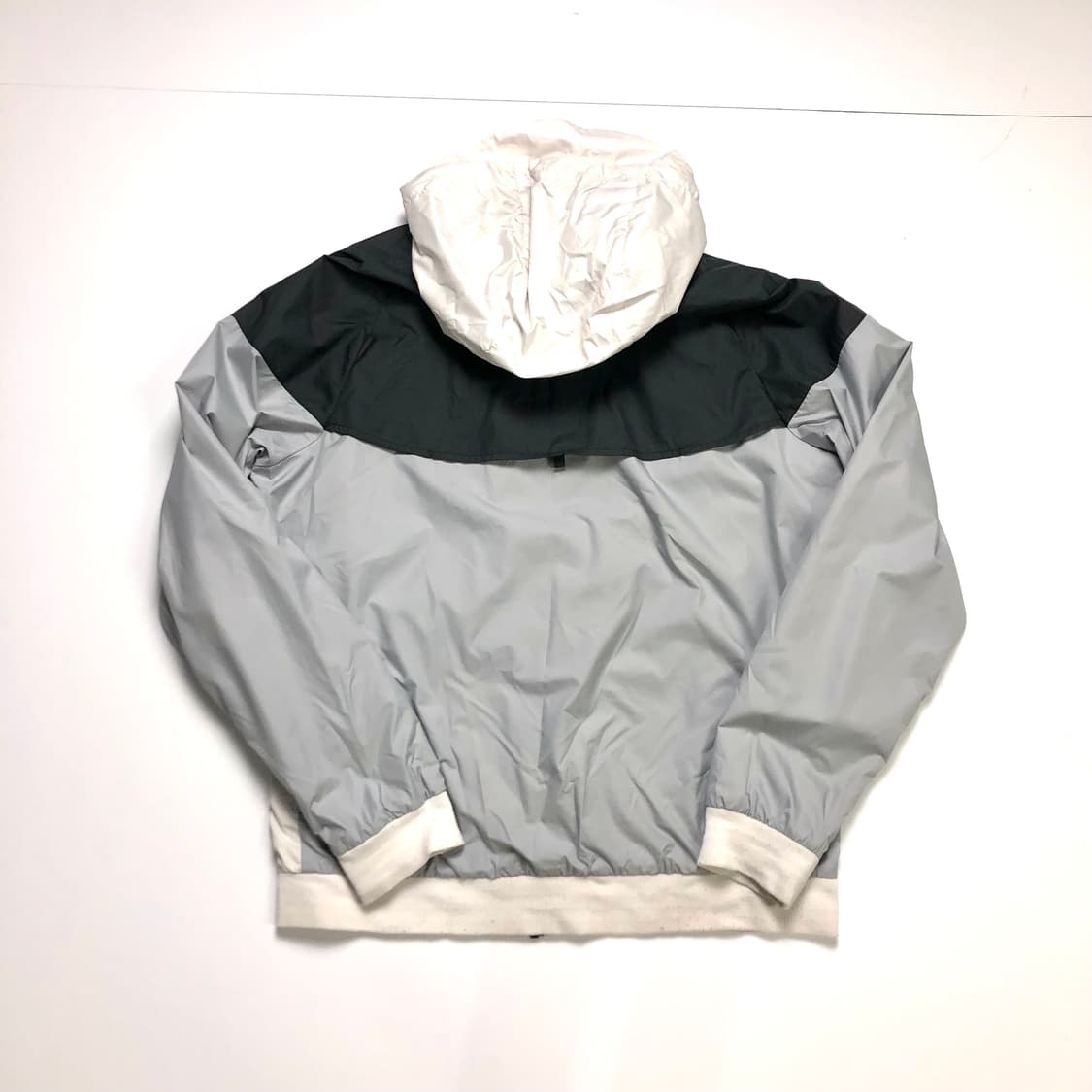 나이키 블랙 화이트 후드 바람막이 L 상품이미지2