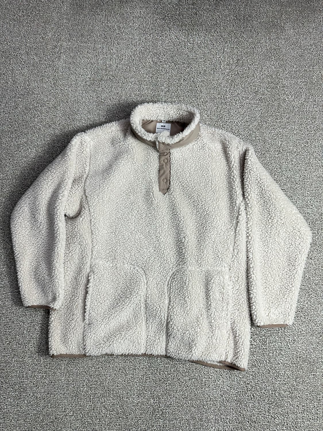 유니클로 화이트 마운티니어 풀오버 후리스 상품이미지1