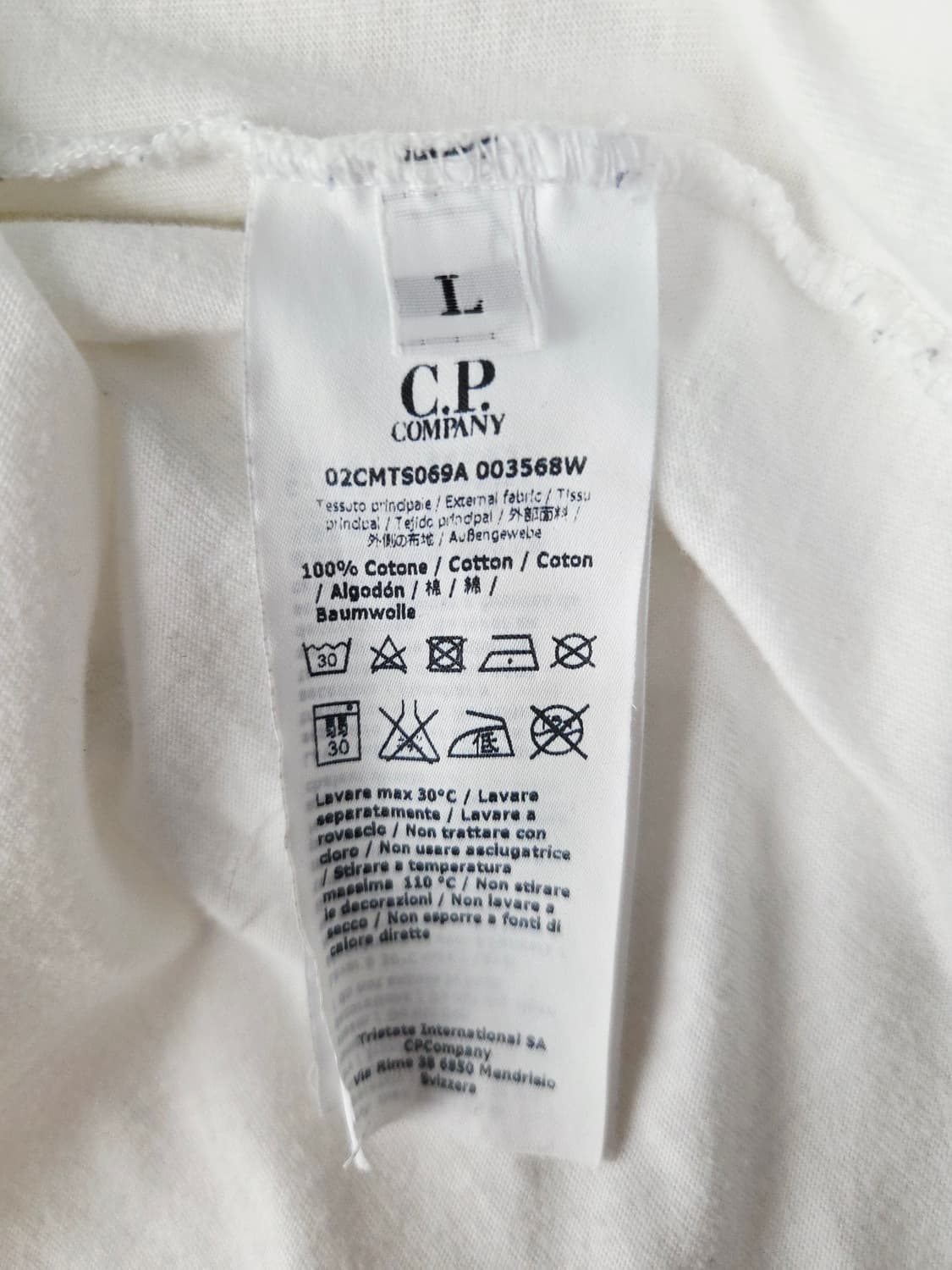씨피컴퍼니(C.P. COMPANY) 스티치 로고 화이트 반팔 티셔츠 상품이미지8