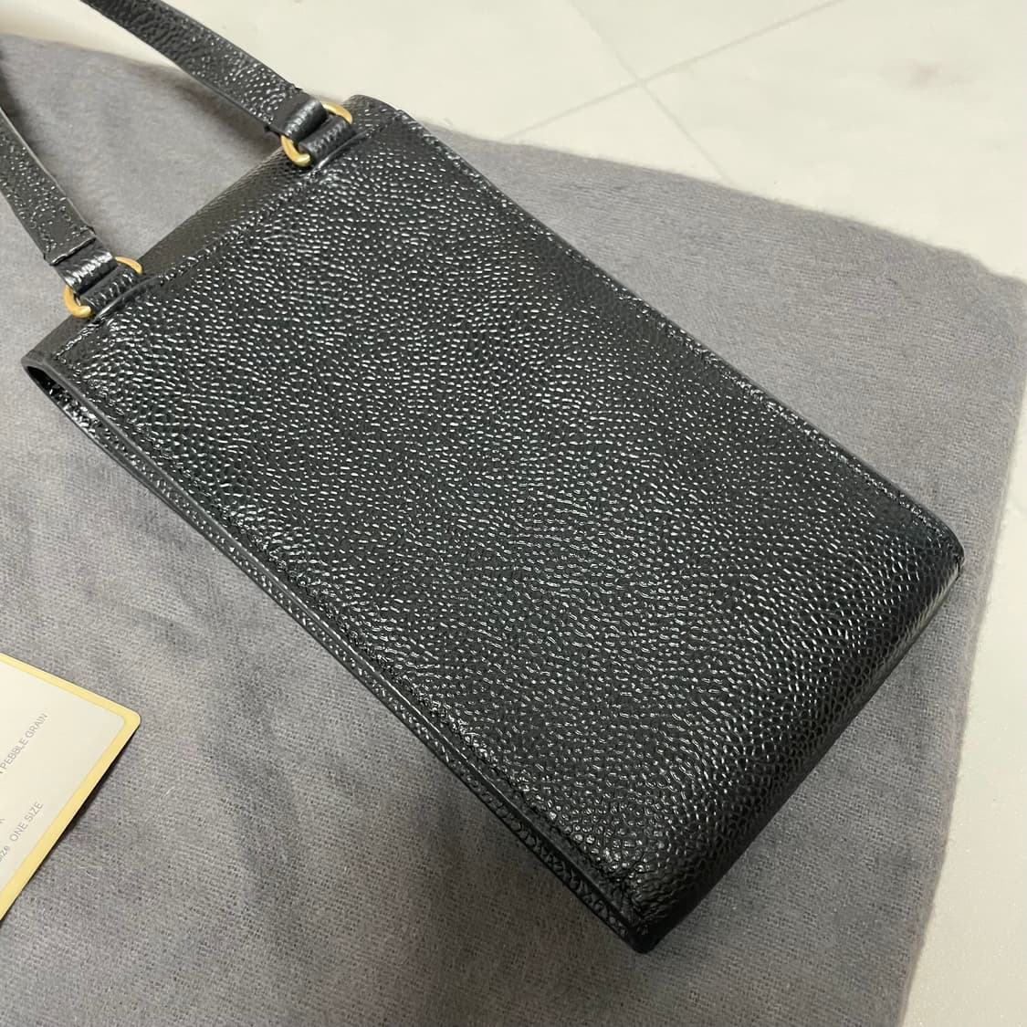 톰브라운 삼선탭 크로스백  상품이미지3