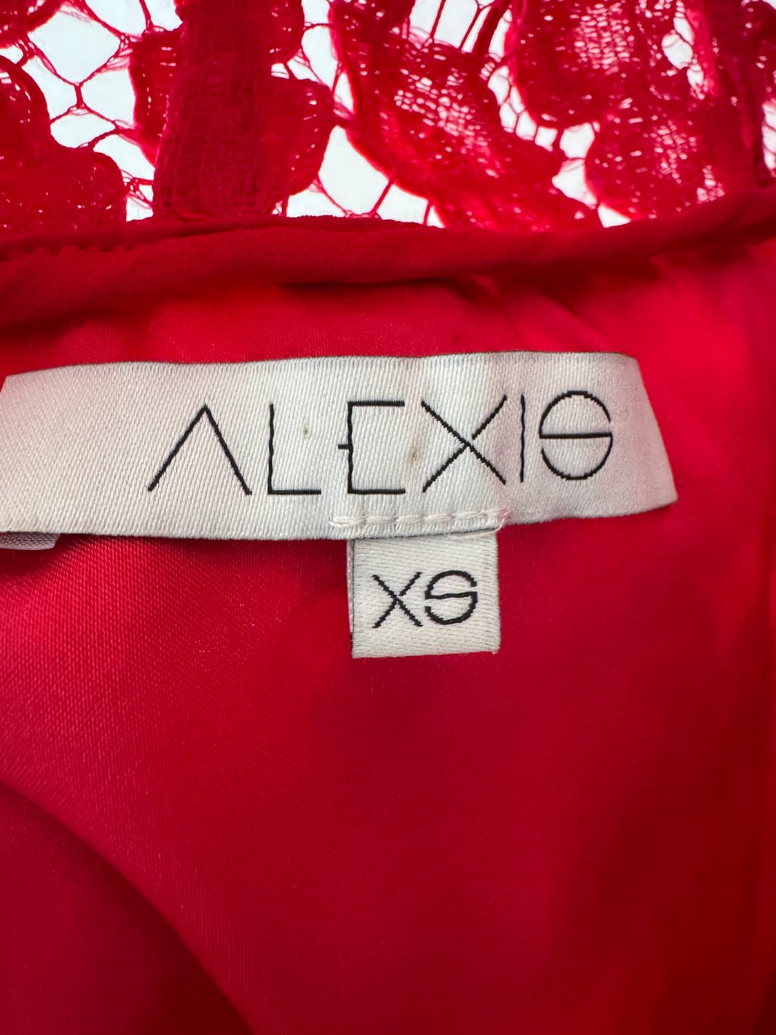 모델 착용한 Alexis 레이스 룸퍼 XS(44사이즈) 상품이미지2
