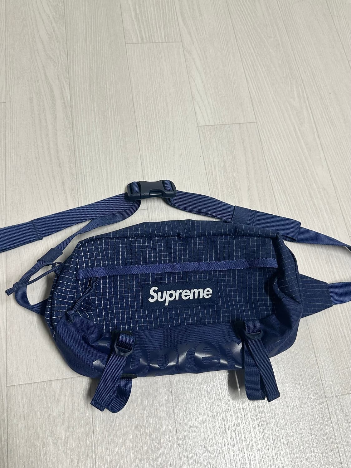 슈프림 24SS 웨이스트백 네이비 상품이미지1