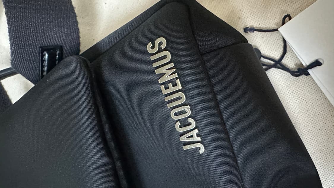 자크뮈스 르 밤비무 푸퍼 나일론 숄더백 블랙 상품이미지3