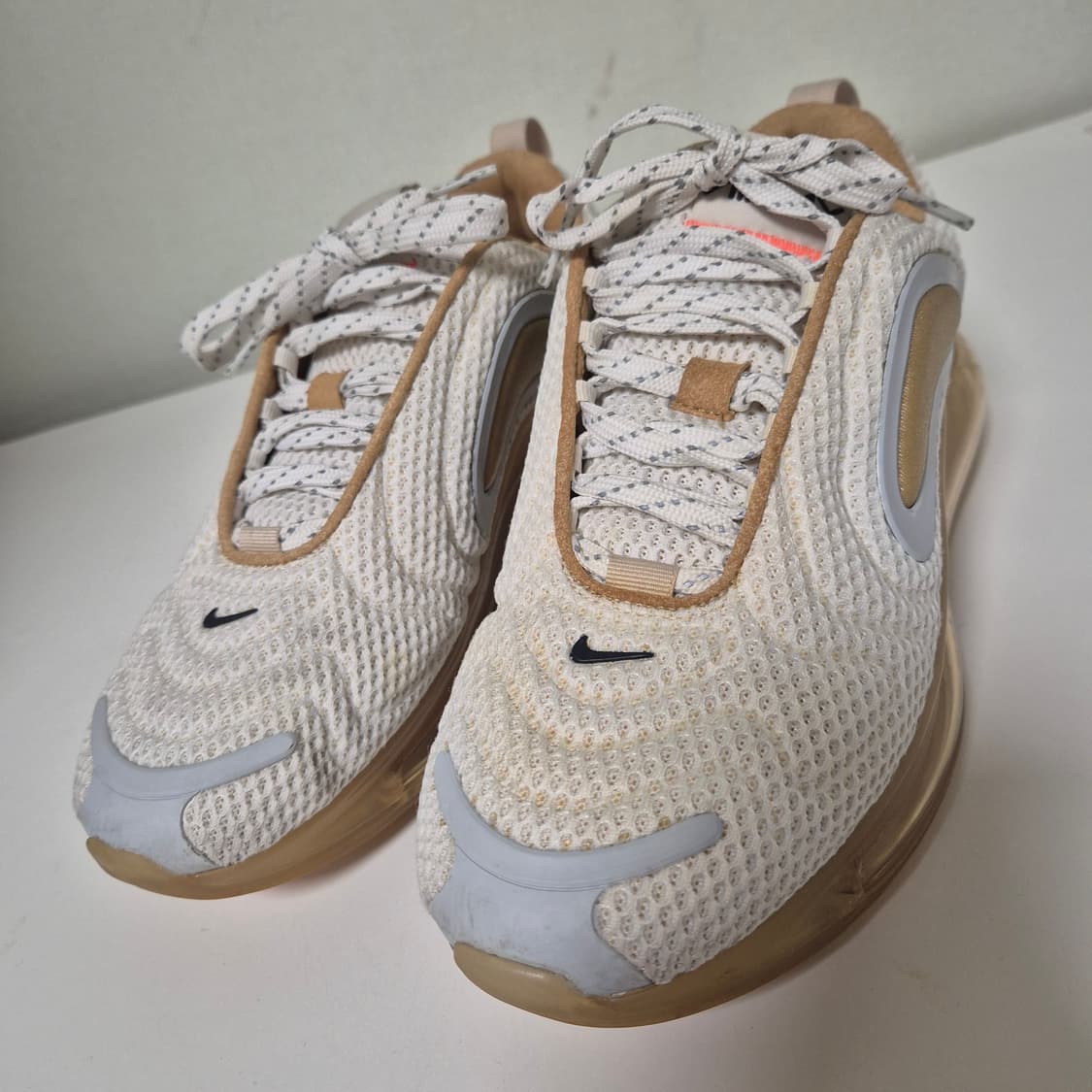 260사이즈)나이키 에어맥스720 상품이미지3