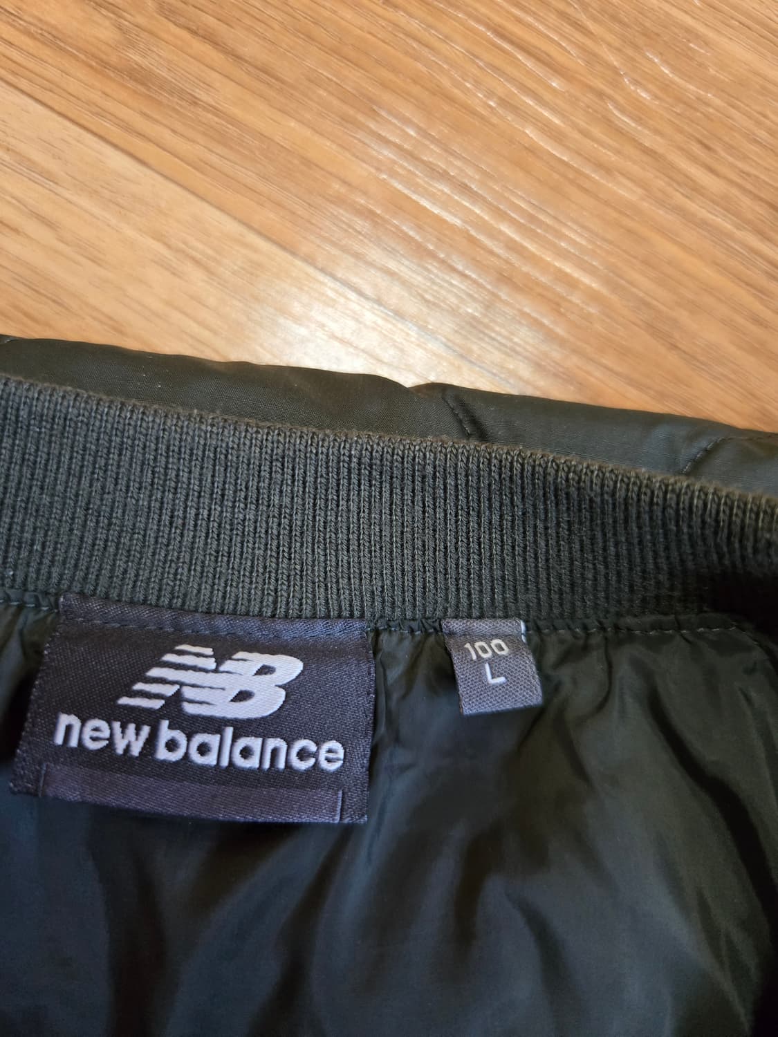 뉴발란스  누빔 퀼팅 맨투맨 상품이미지7