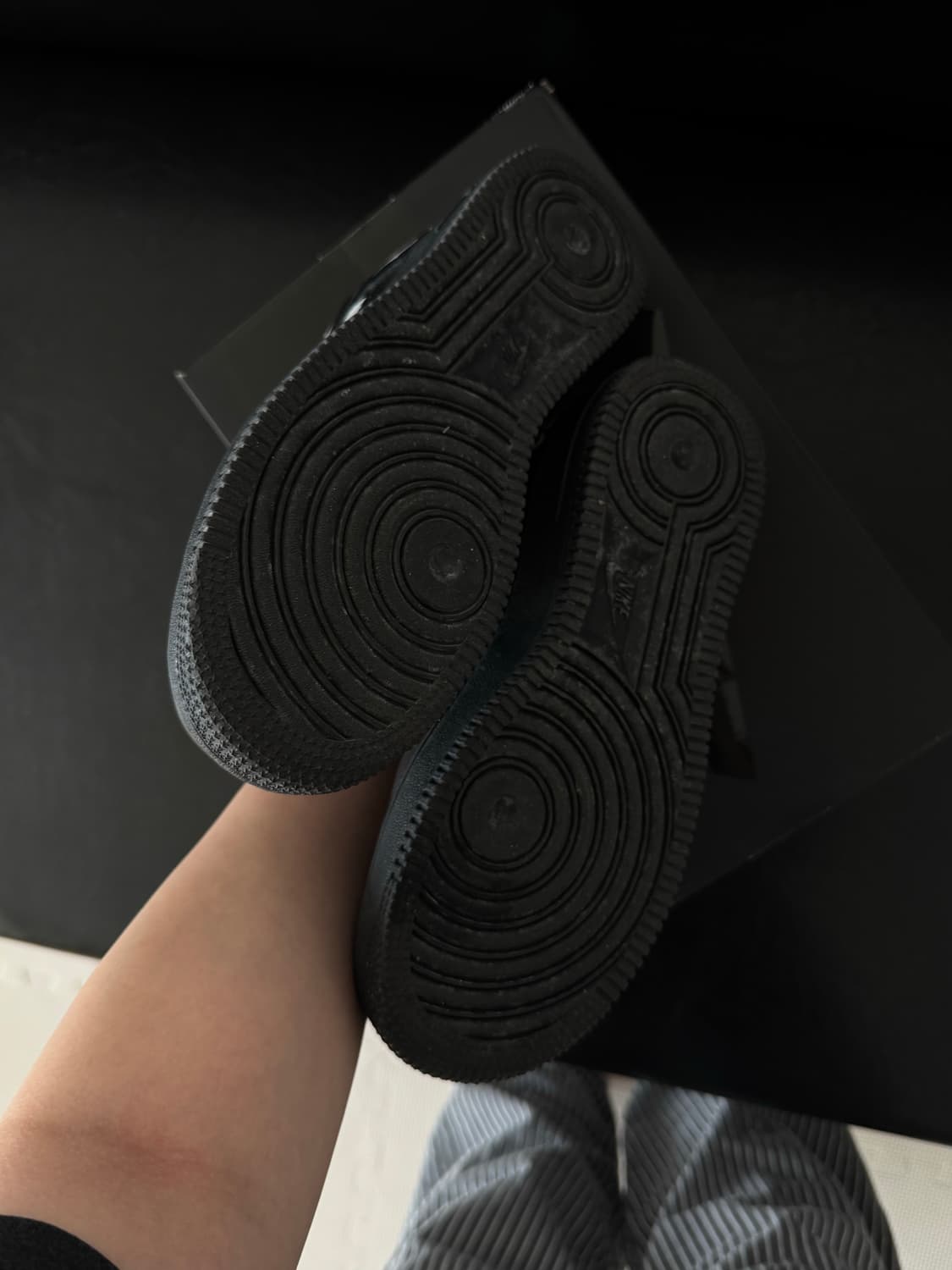 꼼데가르송 블랙 X 나이키 에어포스 1 로우 레트로 (us5.5 240) 상품이미지5