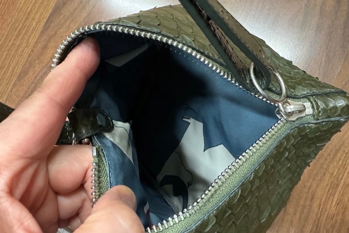 재작상품 리얼파이톤 삼각 핸디백 상품이미지4